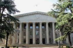 Про перших заражених у Ялті стало відомо минулого тижня. Тоді повідомлялося про шістьох заражених співробітників «адміністрації»