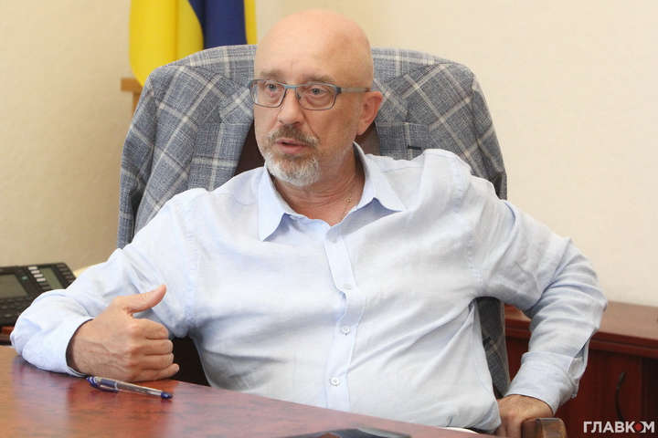 Определен временный глава украинской делегации в ТКГ после ухода Кучмы