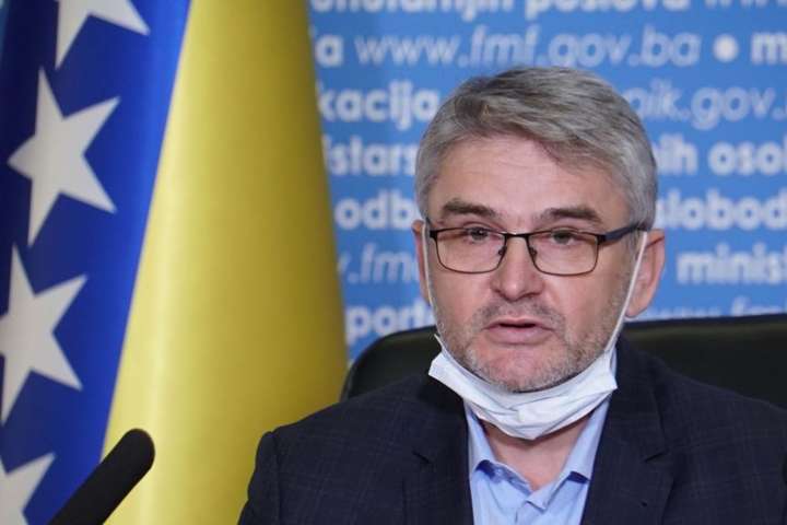 У Боснії від коронавірусу помер міністр