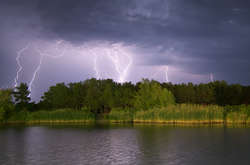 На Україну насувається холодний фронт, випадуть дощі з грозами