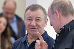 Сенат США: наближені до Путіна мільярдери обходили санкції за допомогою картин