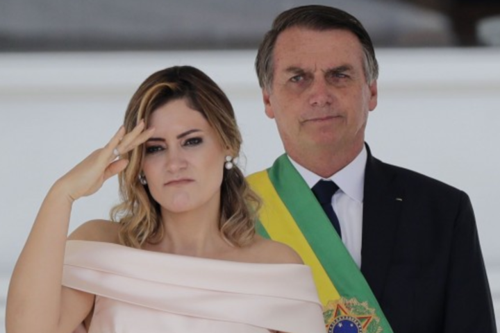 Дружина президента Бразилії захворіла на коронавірус
