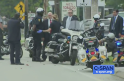 Кортеж Майка Пенса попал в ДТП 