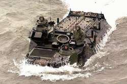 Машина-амфібія AAV-7 затонула біля берегів Каліфорнії 