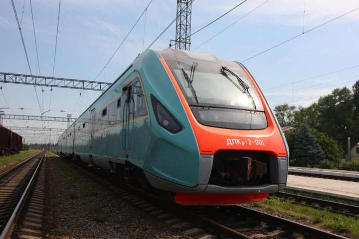 Посилення карантину. «Укрзалізниця» повідомила пасажирів про зміни у русі потягів