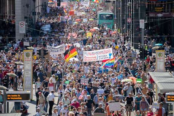 У Берліні кілька тисяч людей вийшли на мітинг проти карантину