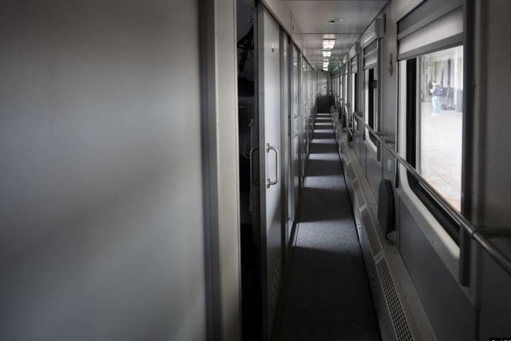 Спроба зґвалтування у потязі: «Укрзалізниця» просить поліцію супроводжувати поїзди