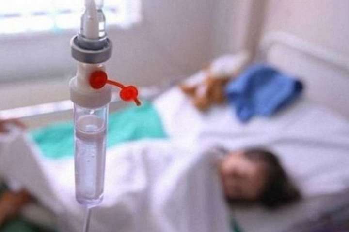 На Харківщині померла дитина, яку мати самостійно лікувала від ангіни