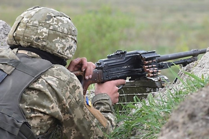 Доба на Донбасі: бойовики здійснили два провокативних постріли