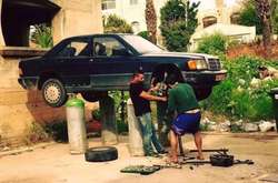 Люди, яким начхати на правила техніки безпеки. Добірка курйозних фото