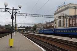 Потяги не зупинятимуться в Луцьку і Тернополі через нові карантинні правила 