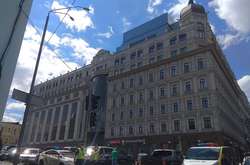 В центре Киева неизвестный захватил бизнес-центр «Леонардо»