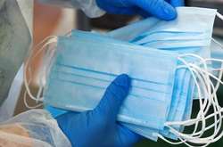 Уряд зняв заборону на експорт медичних масок і респіраторів