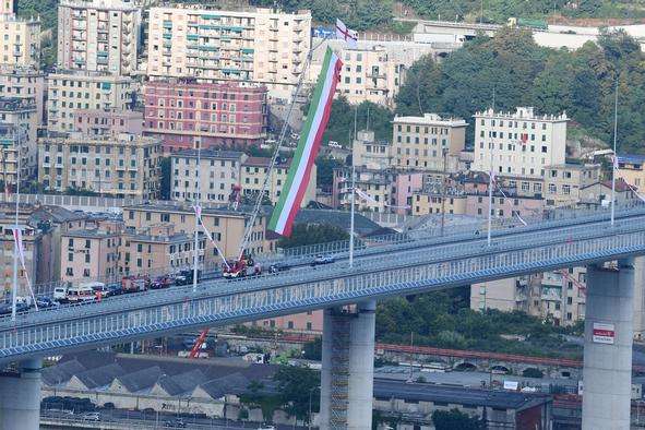 В італійській Генуї відкрили новий міст на місці старого, що обвалився