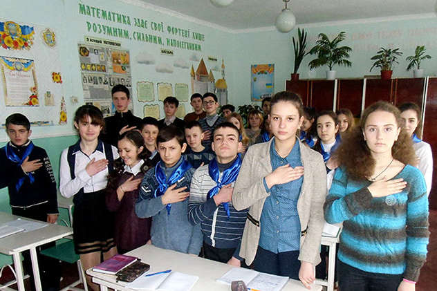 Исполнение гимна в школах Киева: появилась петиция о немедленной отмене решения