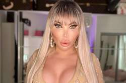  37-летняя бразильская телеведущая предстала в эффектном женском образе 
  