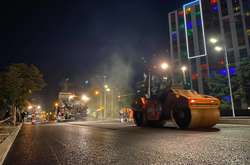 Ремонт проспекту Любомира Гузара завершується нічним асфальтуванням (фото, відео)