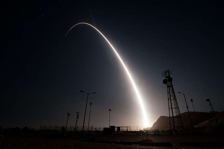 США випробували міжконтинентальну ракету, яка здатна нести ядерні заряди