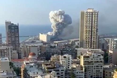 В Бейруте взорвался корабль с пиротехникой