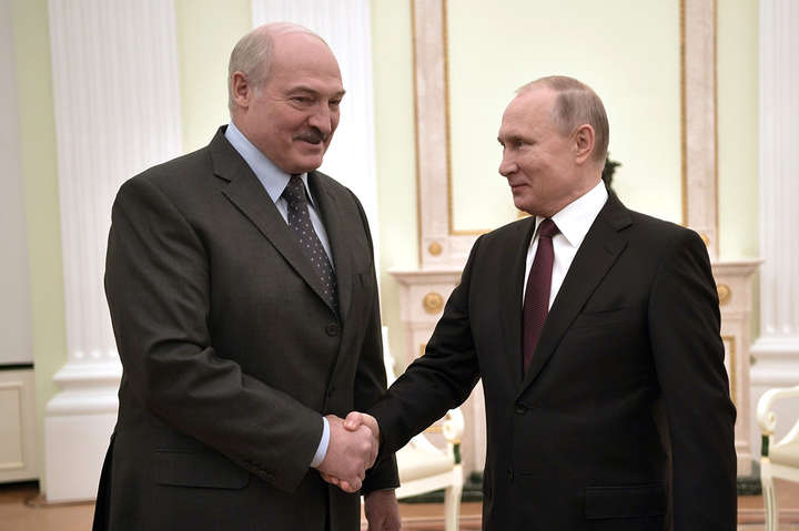 Лукашенко нанес удар по святому — роли России в качестве центра евразийской галактики