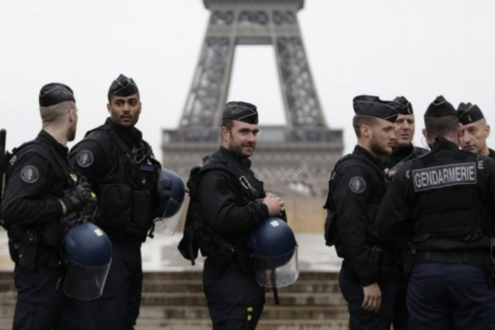 У Франції поліція заарештувала юнака, який  841 раз телефонував правоохоронцям