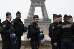 У Франції поліція заарештувала юнака, який  841 раз телефонував правоохоронцям