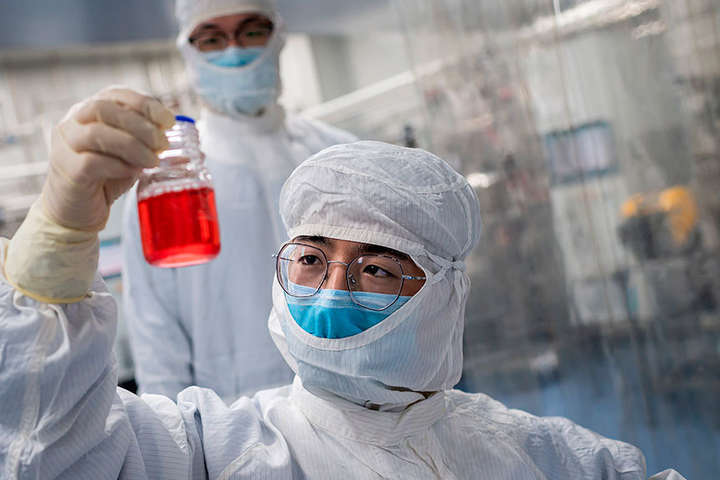 В Китае начали испытания вакцины против COVID-19 на человеке