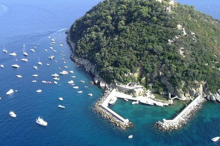 Італійська влада може скасувати продаж острова Богуслаєву-молодшому