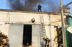 Горіла крівля господарчої будівлі