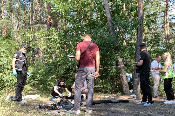 Жахливе вбивство в Києві: іноземка розчленувала тіло чоловіка і намагалася спалити (фото, відео)
