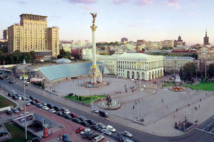 Дві третини громадян України вважають, що держава йде «не туди» 