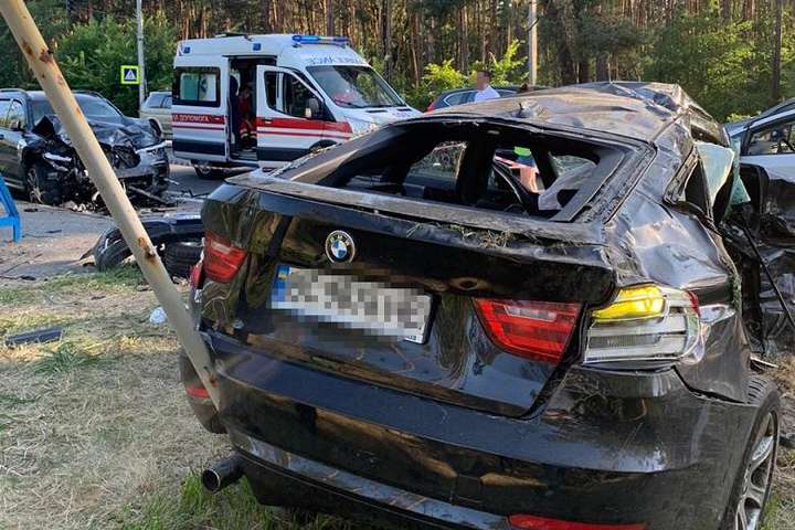 Смертельне зіткнення двох BMW на Столичному шосе: поліція повідомила деталі (фото)