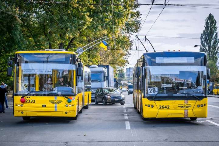 Кличко розповів, скільки одиниць громадського транспорту курсує зараз у Києві