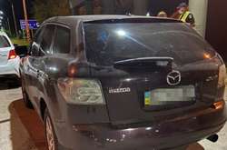Нападник перебував за кермом автомобіля Mazda
