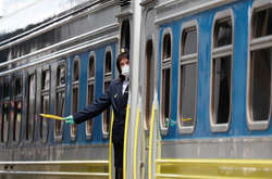 «Укрзалізниця» відновила зупинку потягів у Тернополі та Луцьку