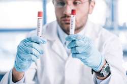 Постійна гикавка може бути одним із симптомів коронавірусу