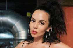 Настя Каменских умилила сеть кадрами с новорожденными малышами