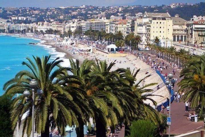 Франція оцінила втрати туристичної сфери від пандемії у €40 млрд