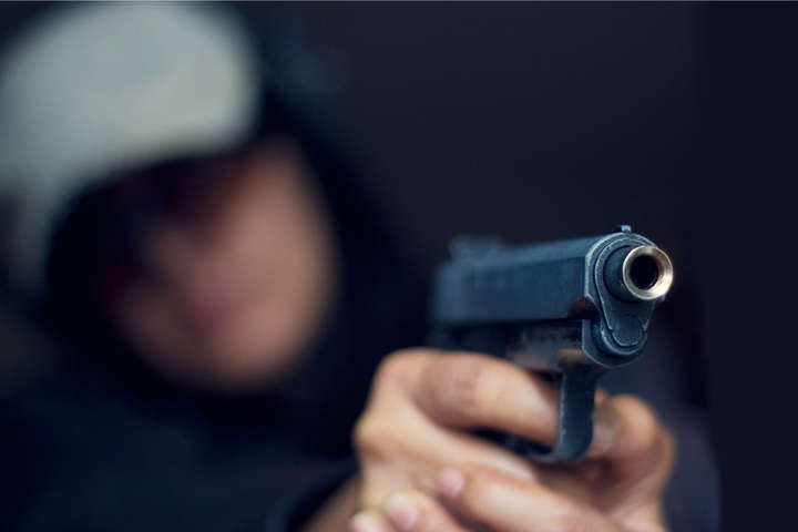 Убийство в Запорожье: мужчину расстреляли на глазах у прохожих (видео)