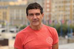 Антонио Бандерас в свой день рождения заявил о заражении Covid-19