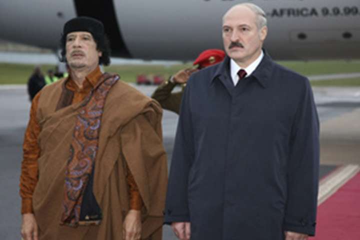 Лукашенко может ожидать судьба Чаушеску и Каддафи