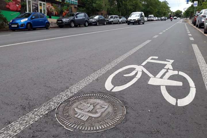 У центрі Києва з'явилися нові велосмуги (фото)