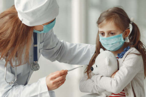 Хворіють від малого до старого: у Києві ще у 12 дітей виявлено коронавірус