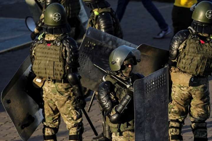 Протести у Білорусі: силовики покинули вулиці Мінська
