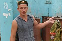 У Білорусі спецназівці викинули свою форму в сміттєвий бак