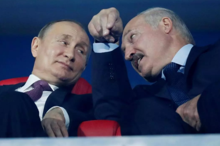 Адам Міхнік: Путін – учень Лукашенка