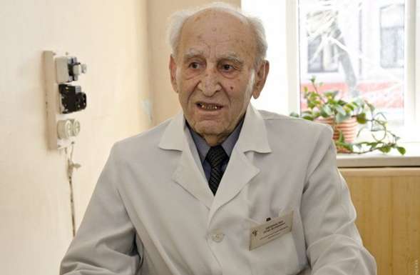 Пішов з життя найстаріший лікар України