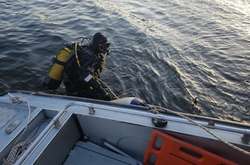 Водолази дістали тіло чоловіка з води