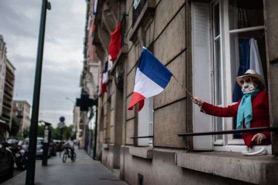 Французький уряд оголосив Париж «червоною зоною» через коронавірус