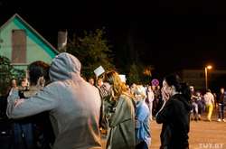 Затримані білоруси розповідають про знущання силовиків: удесятьох били кийками 